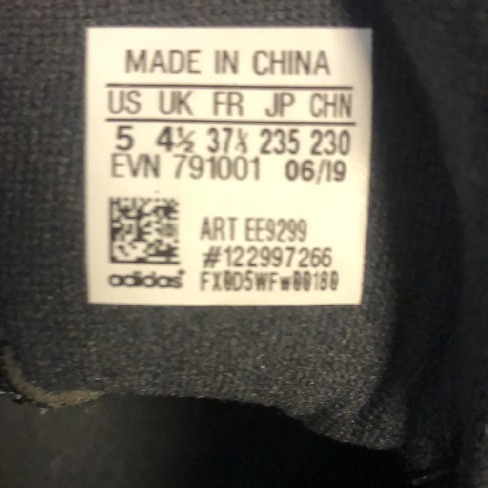 Adidas Yung-96 Chasm sneakers size 5